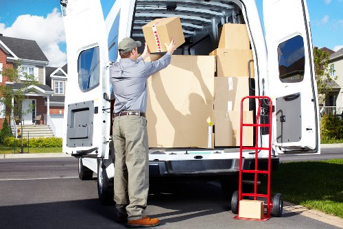 Practical man and van Kingsbury service for small removals